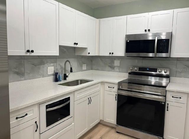 7661 18TH WAY N 1, St Petersburg, FL 33702