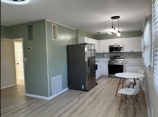 7661 18TH WAY N 1, St Petersburg, FL 33702