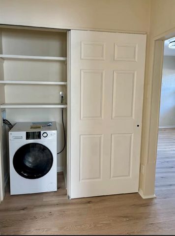 7661 18TH WAY N 1, St Petersburg, FL 33702