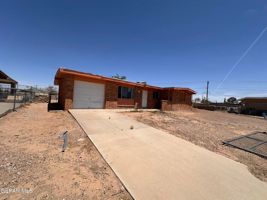 10445 OMEGA Circle, El Paso, TX 79924