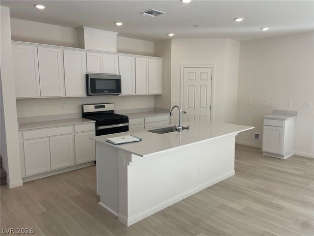 10861 River Junction Avenue, Las Vegas, NV 89166