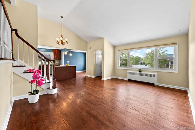 44 Bruce Lane, Westbury, NY 11590
