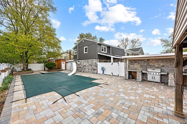 44 Bruce Lane, Westbury, NY 11590