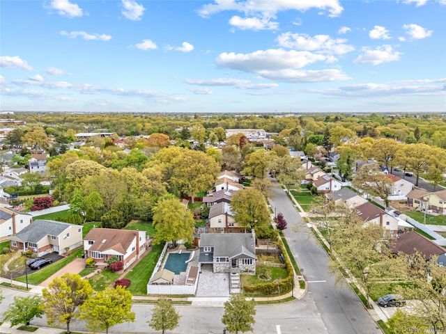 44 Bruce Lane, Westbury, NY 11590