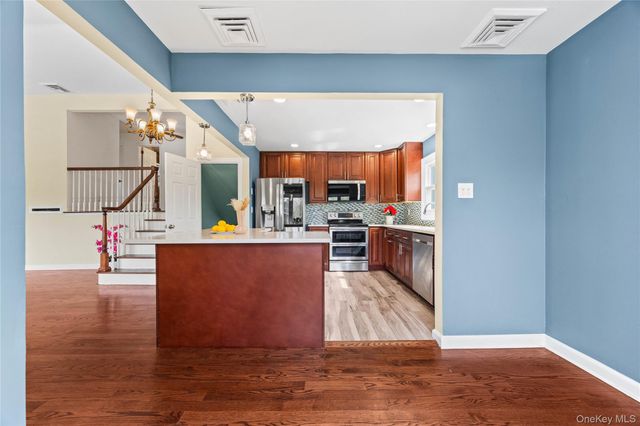 44 Bruce Lane, Westbury, NY 11590