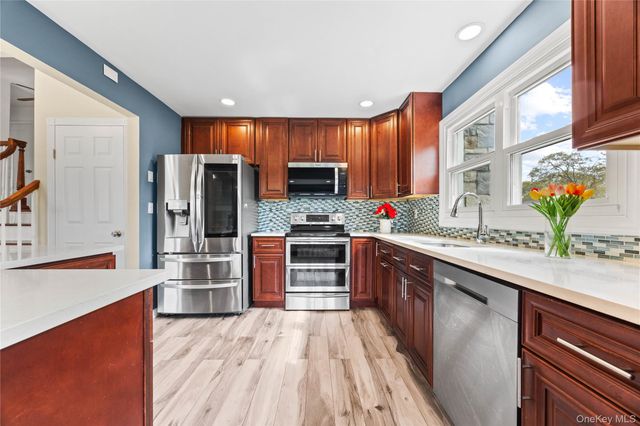 44 Bruce Lane, Westbury, NY 11590