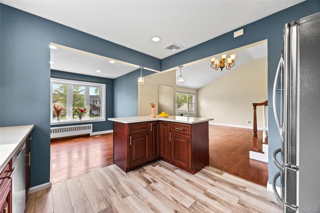 44 Bruce Lane, Westbury, NY 11590