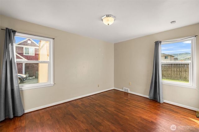 565 Crawford Avenue, Wenatchee, WA 98801