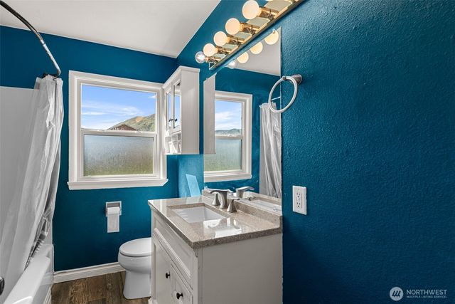 565 Crawford Avenue, Wenatchee, WA 98801