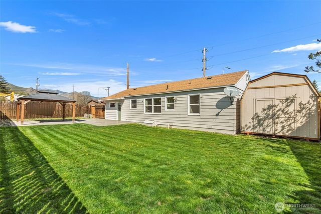 565 Crawford Avenue, Wenatchee, WA 98801