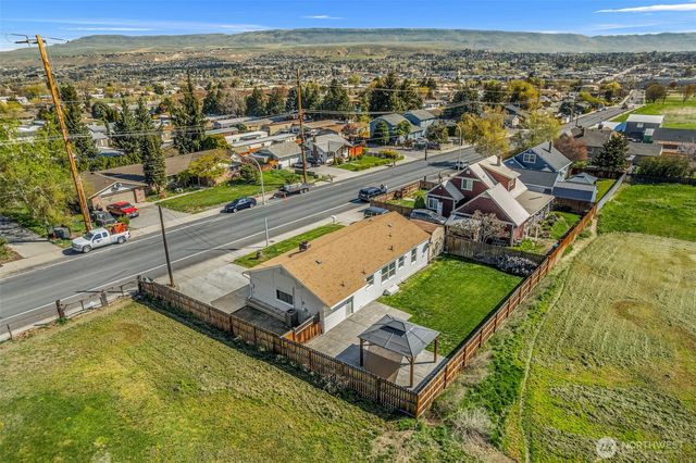565 Crawford Avenue, Wenatchee, WA 98801