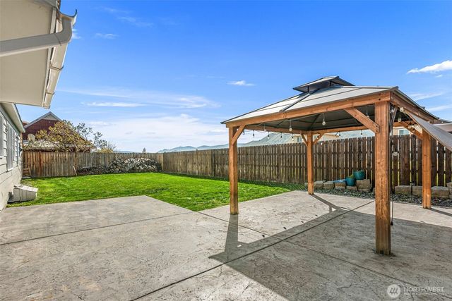 565 Crawford Avenue, Wenatchee, WA 98801