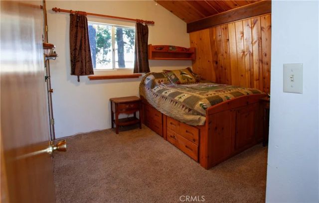 767 W Victoria Court, Lake Arrowhead, CA 92352