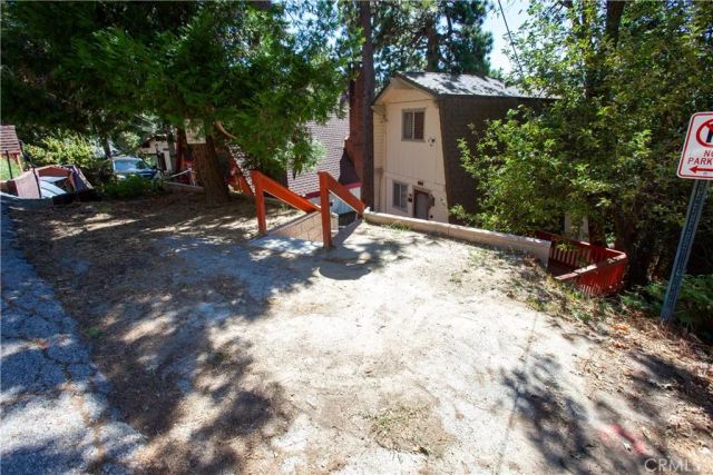 767 W Victoria Court, Lake Arrowhead, CA 92352