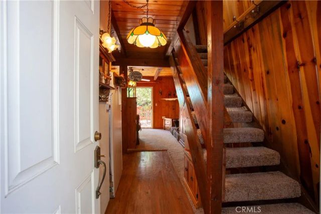 767 W Victoria Court, Lake Arrowhead, CA 92352