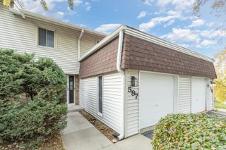 597 Eric Way, Bolingbrook, IL 60440