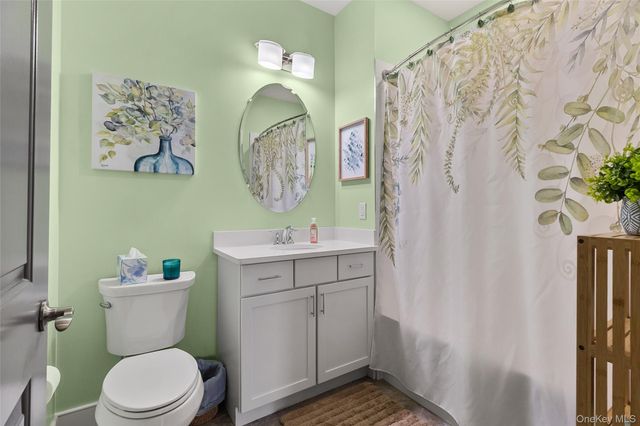 32 Michael Lane, East Islip, NY 11730