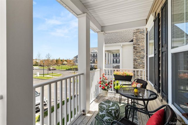 32 Michael Lane, East Islip, NY 11730