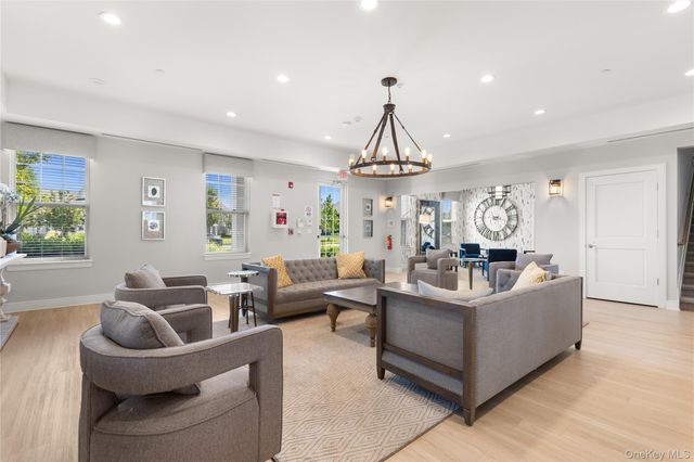 32 Michael Lane, East Islip, NY 11730