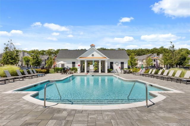 32 Michael Lane, East Islip, NY 11730