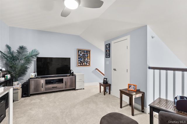 32 Michael Lane, East Islip, NY 11730
