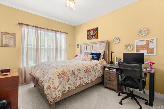 32 Michael Lane, East Islip, NY 11730