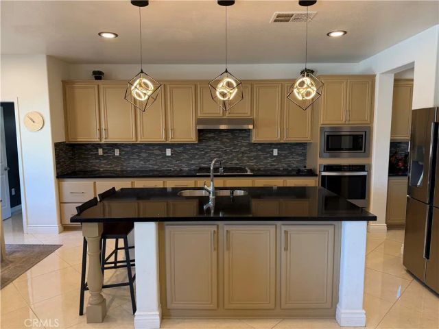 7961 Port Arthur Drive, Eastvale, CA 92880