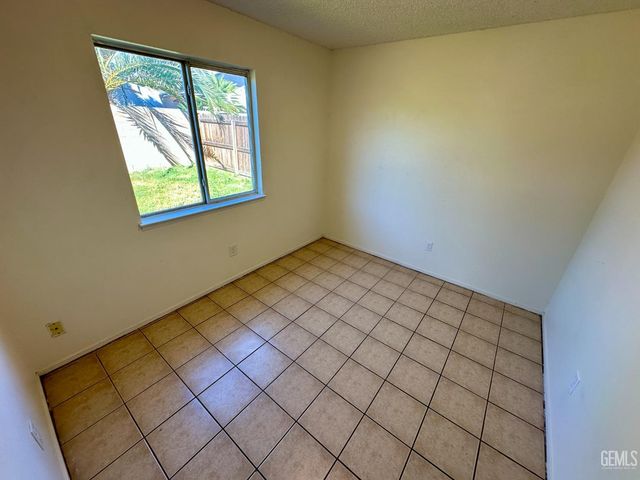 236 Trevino Terrace, Shafter, CA 93263
