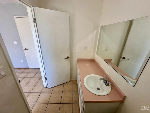 236 Trevino Terrace, Shafter, CA 93263