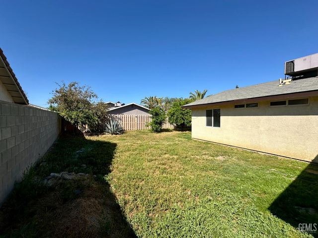 236 Trevino Terrace, Shafter, CA 93263