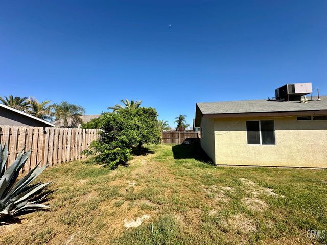 236 Trevino Terrace, Shafter, CA 93263