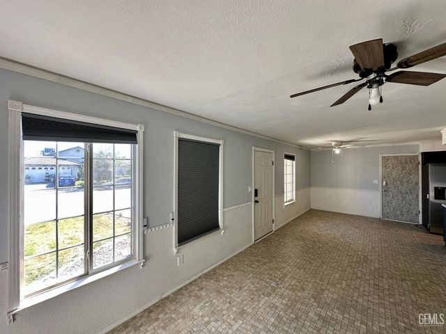 236 Trevino Terrace, Shafter, CA 93263