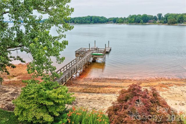 326 Ponderosa Circle, Mooresville, NC 28117