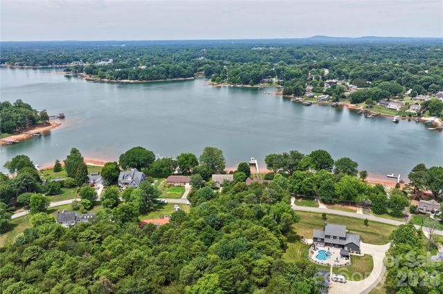 326 Ponderosa Circle, Mooresville, NC 28117