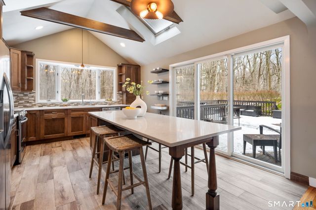 39 Tannery Lane South, Weston, CT 06883