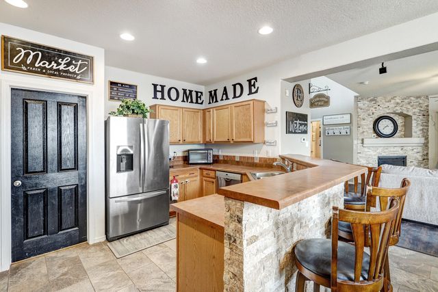 3746 Buckskin Loop NE, Rio Rancho, NM 87144