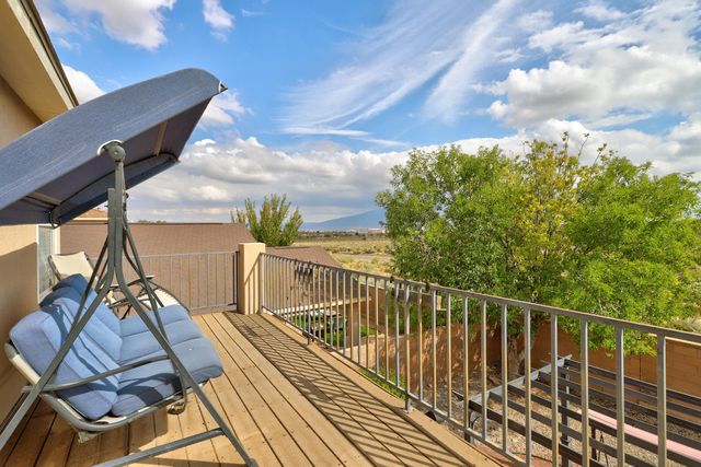 3746 Buckskin Loop NE, Rio Rancho, NM 87144