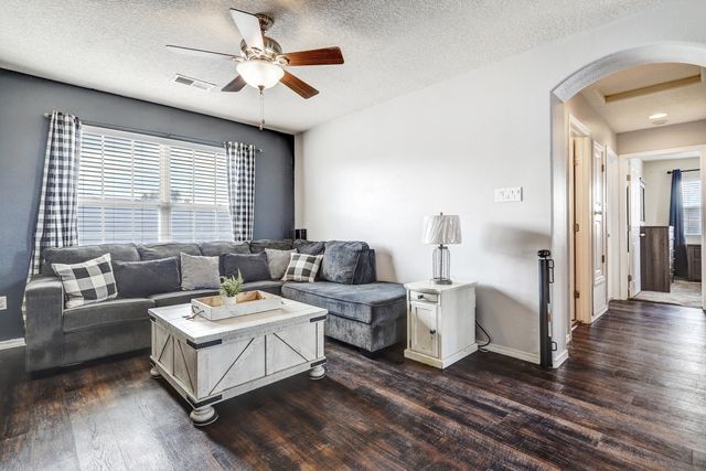 3746 Buckskin Loop NE, Rio Rancho, NM 87144