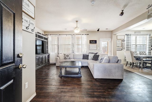 3746 Buckskin Loop NE, Rio Rancho, NM 87144