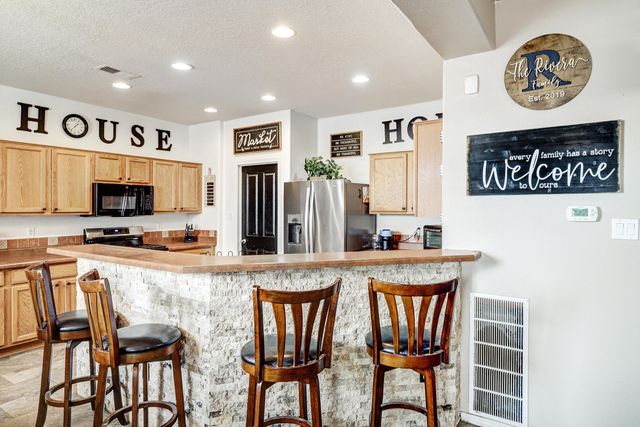 3746 Buckskin Loop NE, Rio Rancho, NM 87144