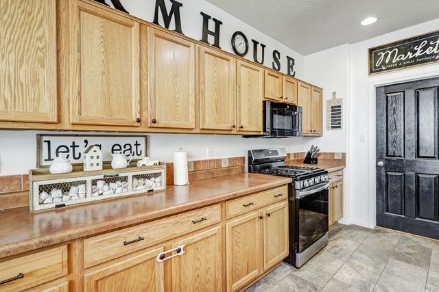 3746 Buckskin Loop NE, Rio Rancho, NM 87144