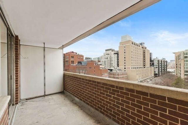 2 Hawthorne Pl 8C, Boston, MA 02114