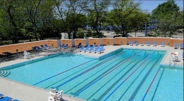 2 Hawthorne Pl 8C, Boston, MA 02114