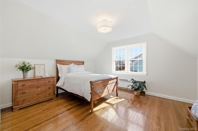 46 S Ireland Place, Amityville, NY 11701