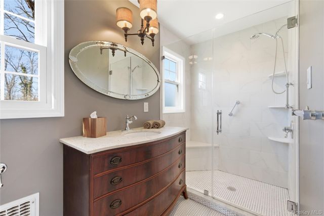 46 S Ireland Place, Amityville, NY 11701