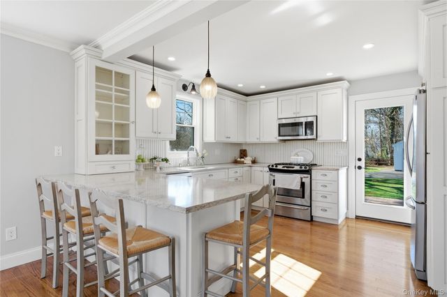 46 S Ireland Place, Amityville, NY 11701