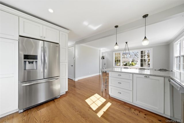 46 S Ireland Place, Amityville, NY 11701
