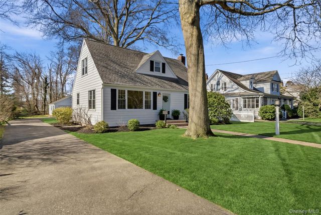 46 S Ireland Place, Amityville, NY 11701