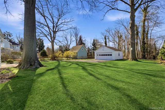 46 S Ireland Place, Amityville, NY 11701