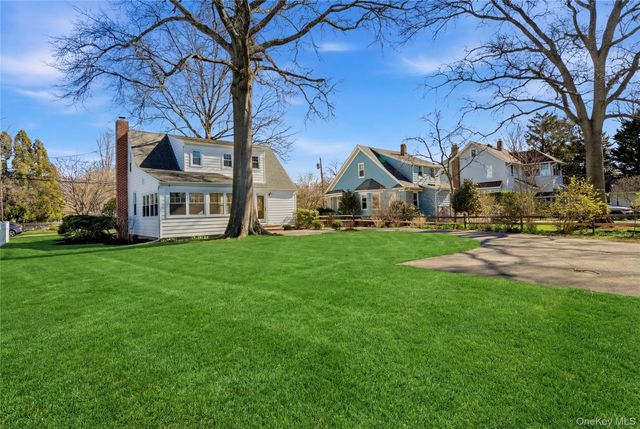 46 S Ireland Place, Amityville, NY 11701